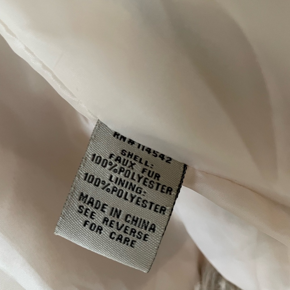 Faux fur Cream/tan coat NWT + shopping bag Bloomingdale’s - Picture 5 of 6